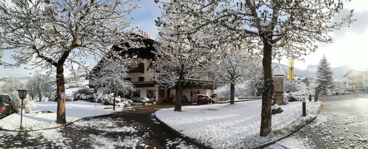 Hotel Rodes Urtijëi Dış mekan fotoğraf